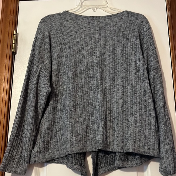 American Eagle Tie Front Top Ribbed Button Front Soft Grey size small - Picture 3 of 4